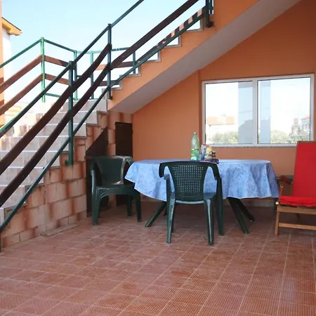 Family Friendly Seaside Sukosan, Zadar - 3273 Apartment